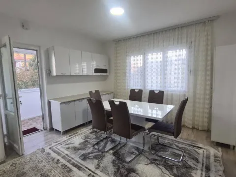 Izdavanje, dvosoban stan, 140m², Podgorica, Crna Gora - image 12