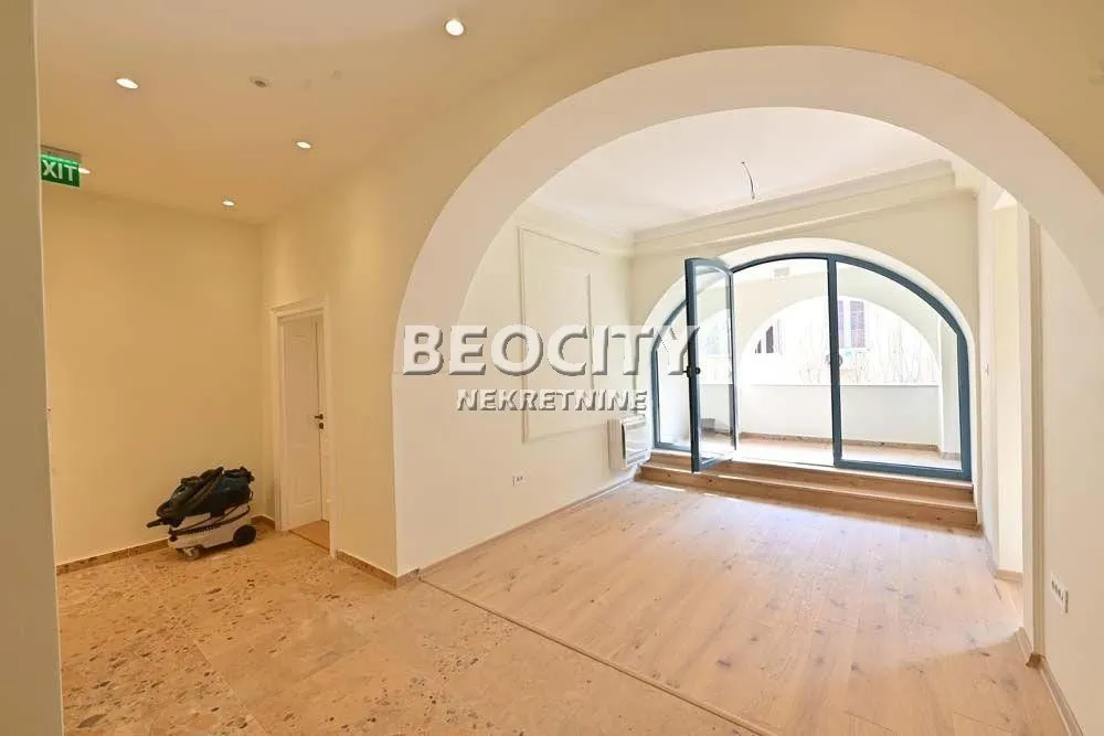 Rent, office space, 250m², Petrovaradin, Novi Sad