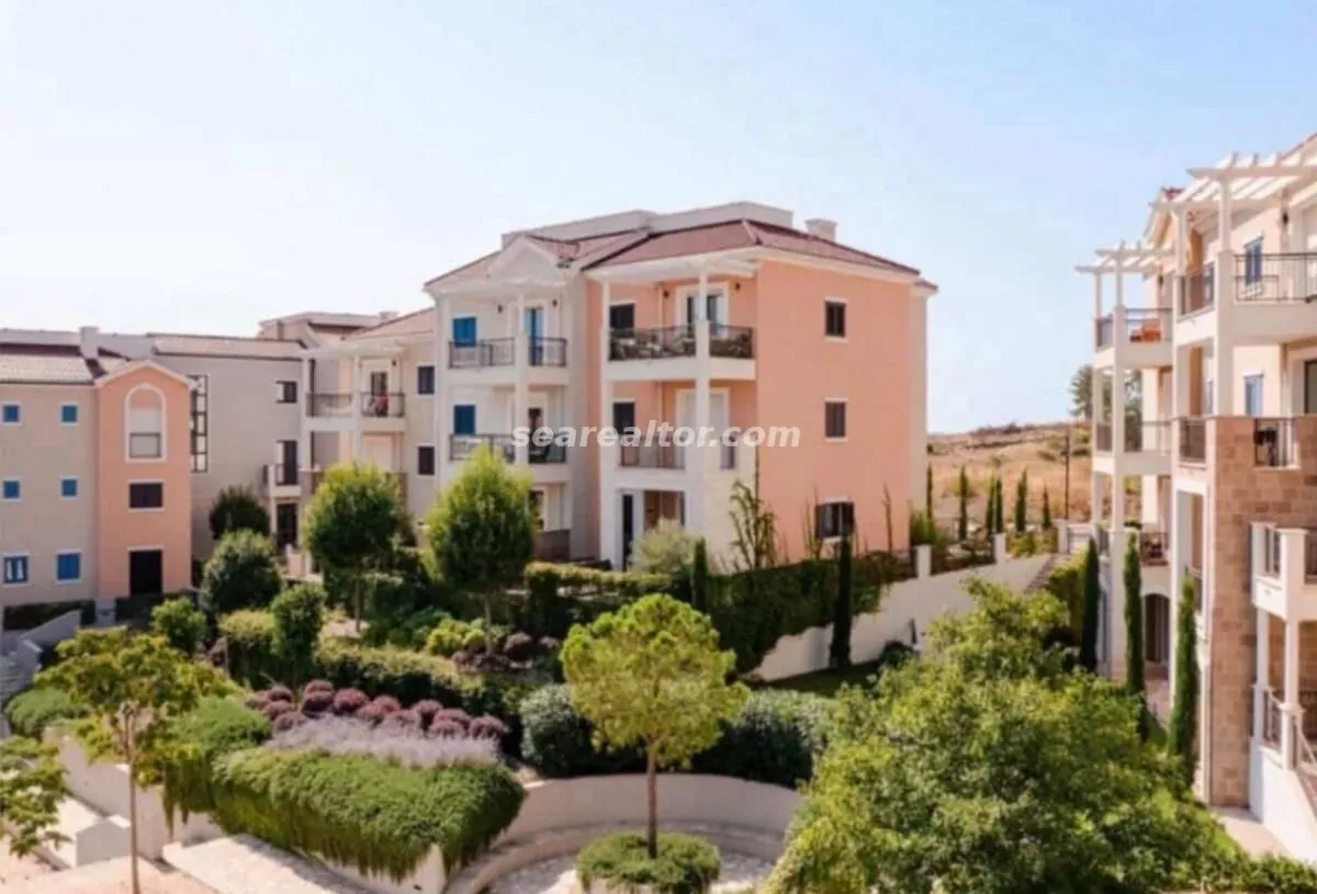 Izdavanje, jednosoban stan, 60m², Luštica Bay, Tivat