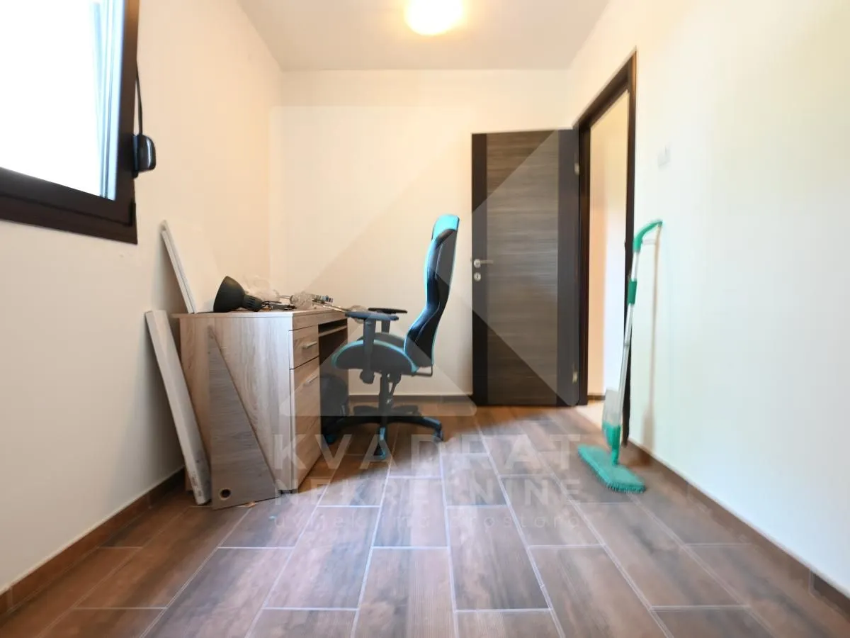 Rent, office space, 80m², Blok 5, Podgorica