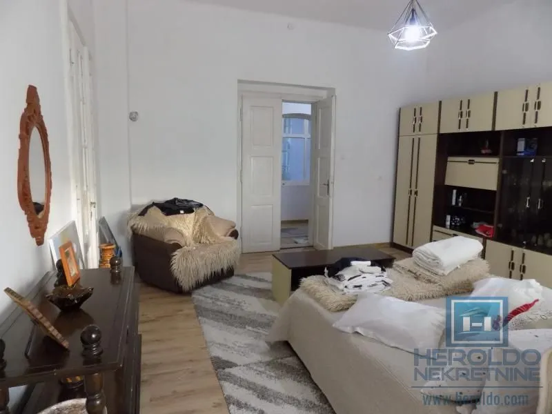 Prodaja, četvorosoban stan, 106m², Ćuprija, Srbija