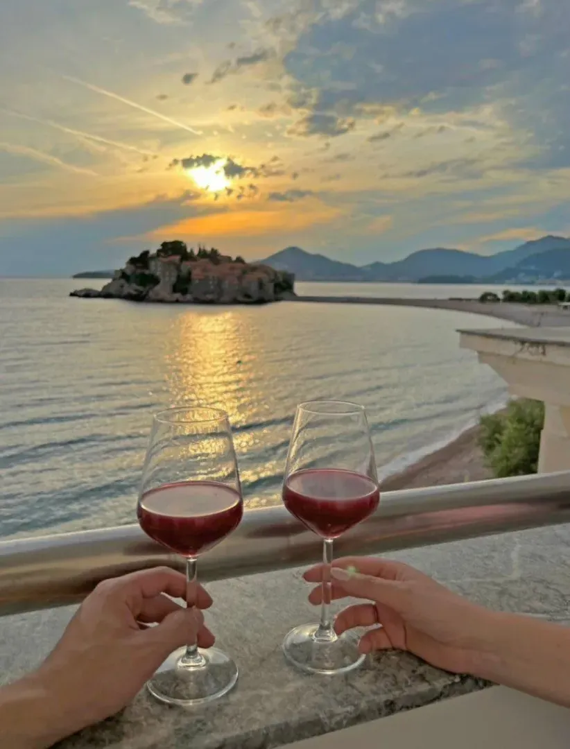 Sale, two bedroom apartment, 56m², Sveti Stefan, Budva