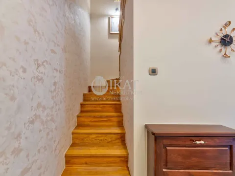 Prodaja, četvorosoban stan, 90m², 25. Maj, Zlatibor - image 9