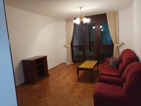 Izdavanje, jednosoban stan, 57m2, Centar, Bar