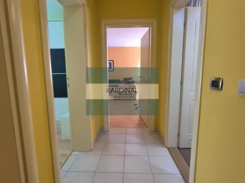 Izdavanje, trosoban stan, 73m², Centar, Jagodina - image 17