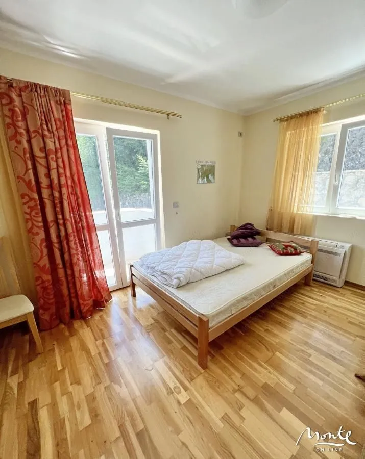 Sale, three bedroom apartment, 132m², Stoliv, Kotor