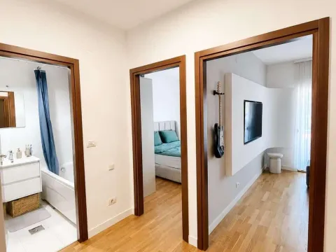 Izdavanje, jednosoban stan, 50m², City Kvart, Podgorica - image 4