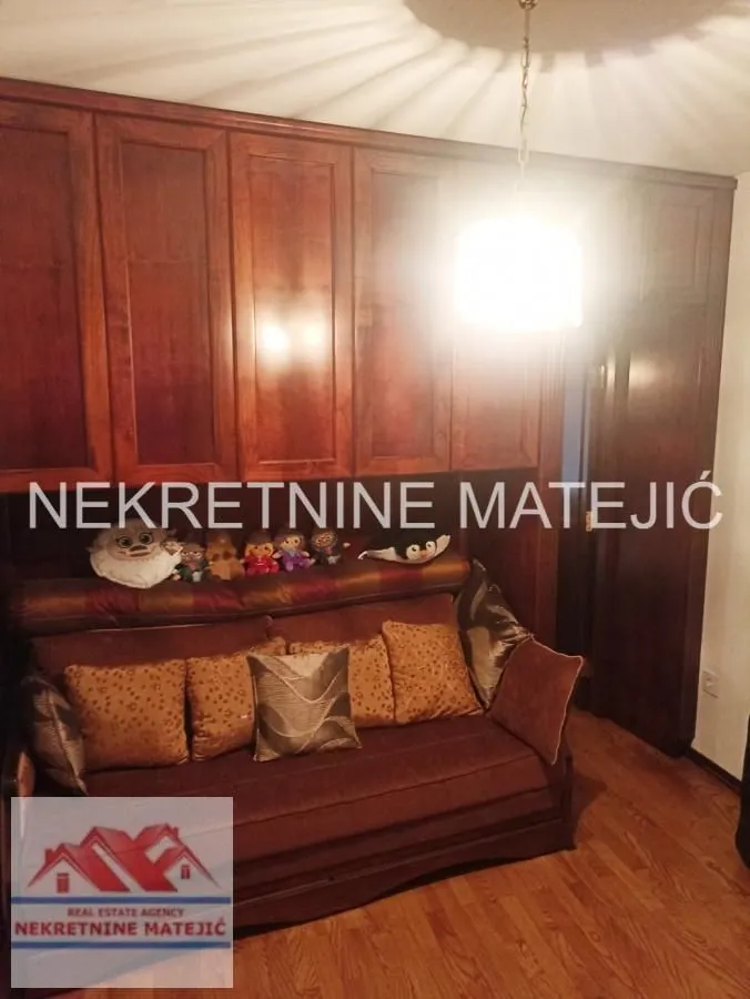 Prodaja, četvorosoban stan, 114m², Centar, Kragujevac