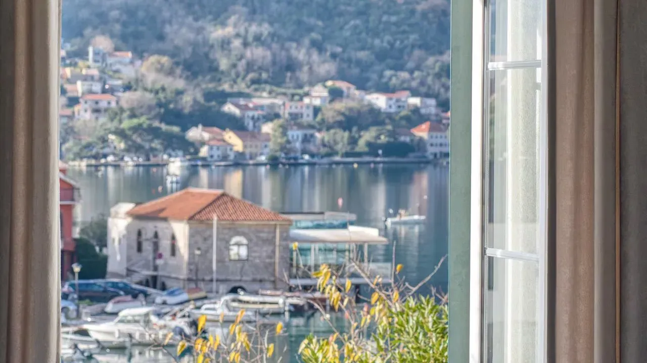 Sale, one bedroom apartment, 42m², Stari Grad Kotor, Kotor