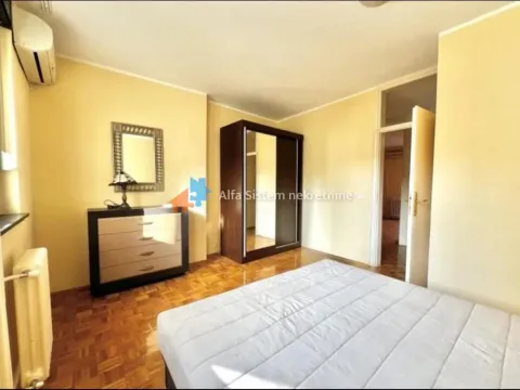 Rent, four bedroom apartment, 118m², Kalenić Pijaca, Vračar Sve Podlokacije - image 13