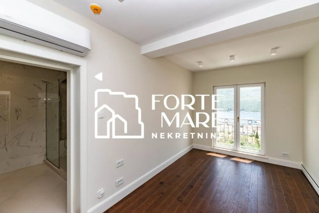 Prodaja, dvosoban stan, 133m², Đenovići, Herceg Novi
