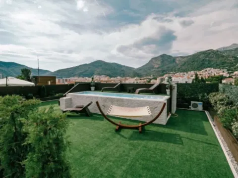 Prodaja, trosoban stan, 400m², Centar, Budva - image 11