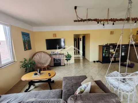 Sale, house, 221m², Ruma, Srbija - image 11