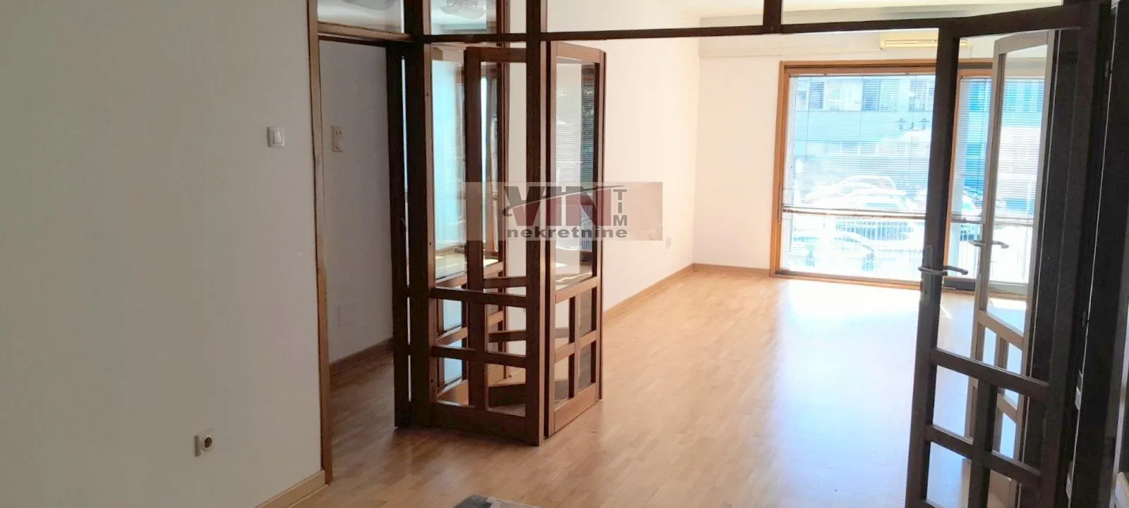 Izdavanje, trosoban stan, 85m², Altina, Beograd