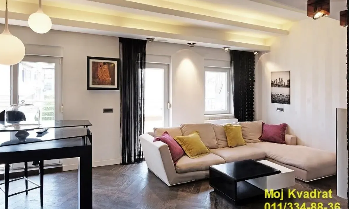 Prodaja, četvorosoban stan, 117m², Đeram Pijaca, Beograd