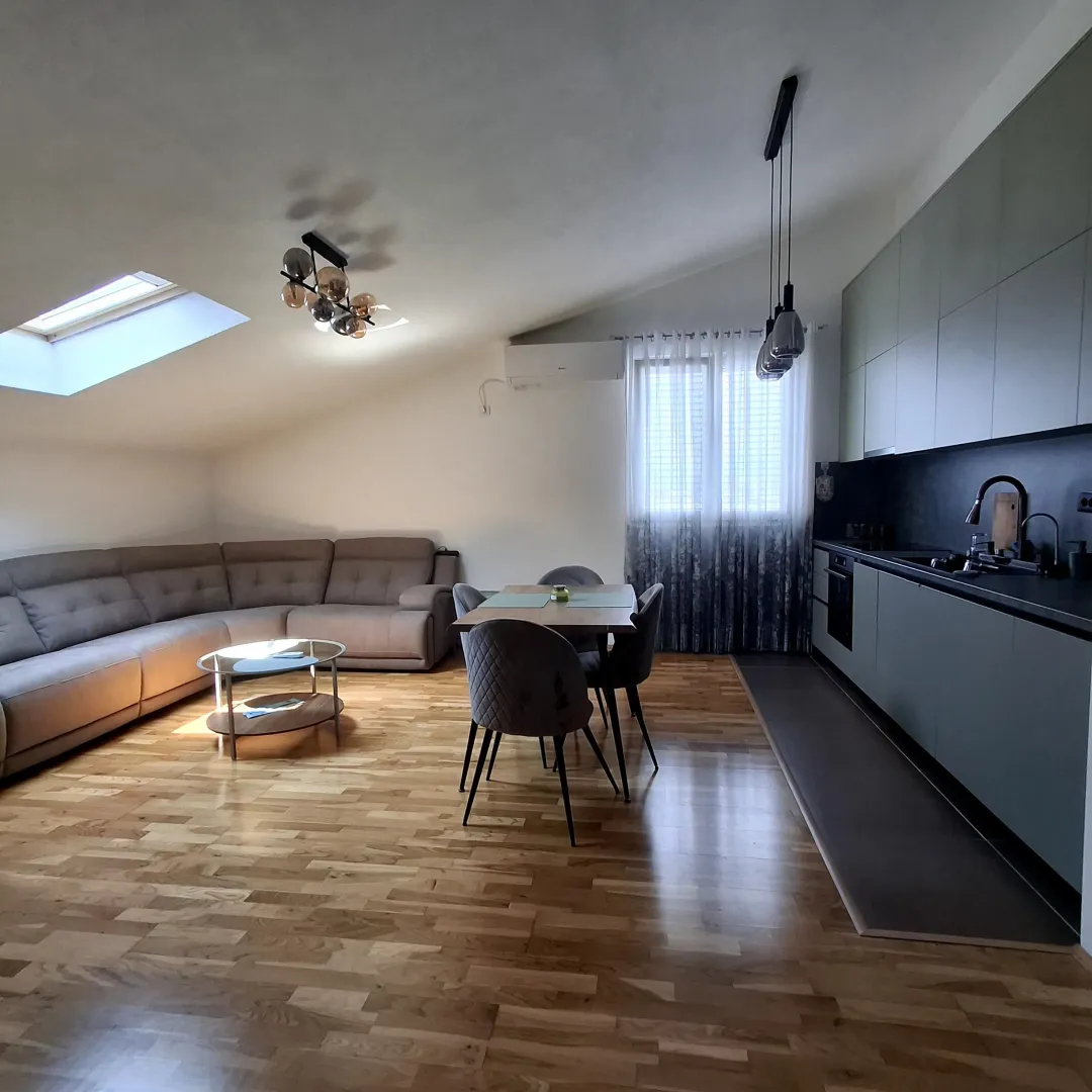 Izdavanje, jednosoban stan, 56m², Stari Aerodrom, Podgorica