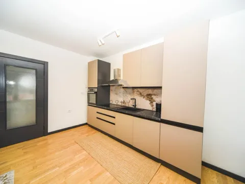 Rent, two bedroom apartment, 70m², Gorica C, Podgorica - image 4