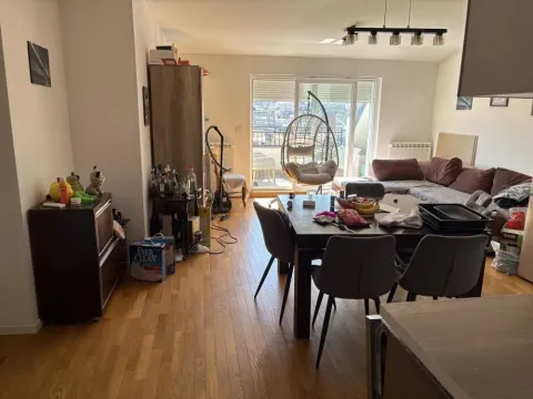 Sale, apartment, 130m², Lekino Brdo, Voždovac Sve Podlokacije