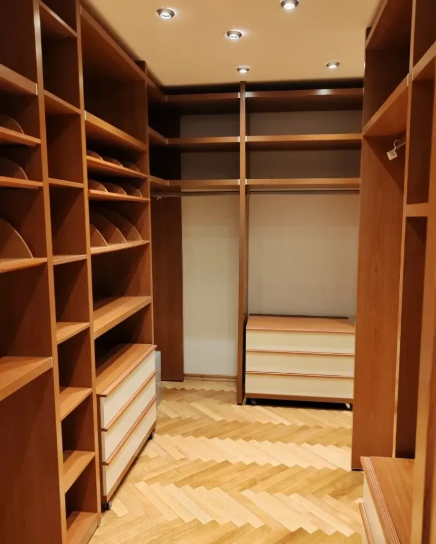 Prodaja, petosoban stan, 355m², Preko Morače, Podgorica