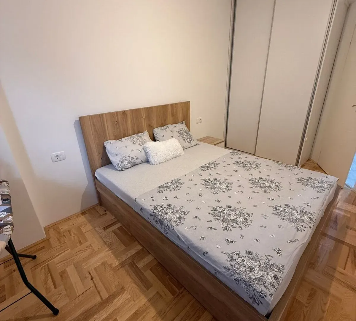 Izdavanje, jednosoban stan, 42m², Tuški Put, Podgorica