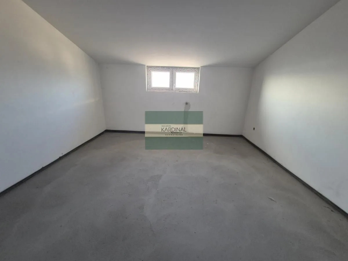 Prodaja, stan, 222m², Centar, Jagodina