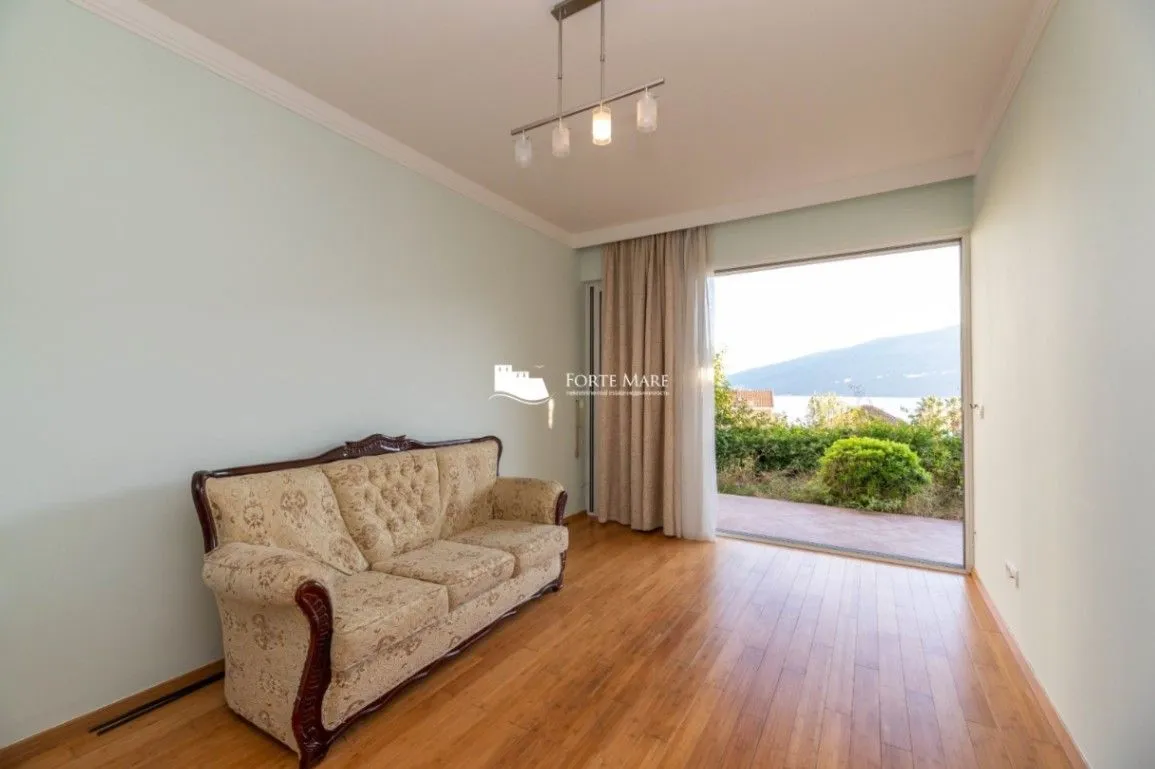 Prodaja, trosoban stan, 107m², Đenovići, Herceg Novi