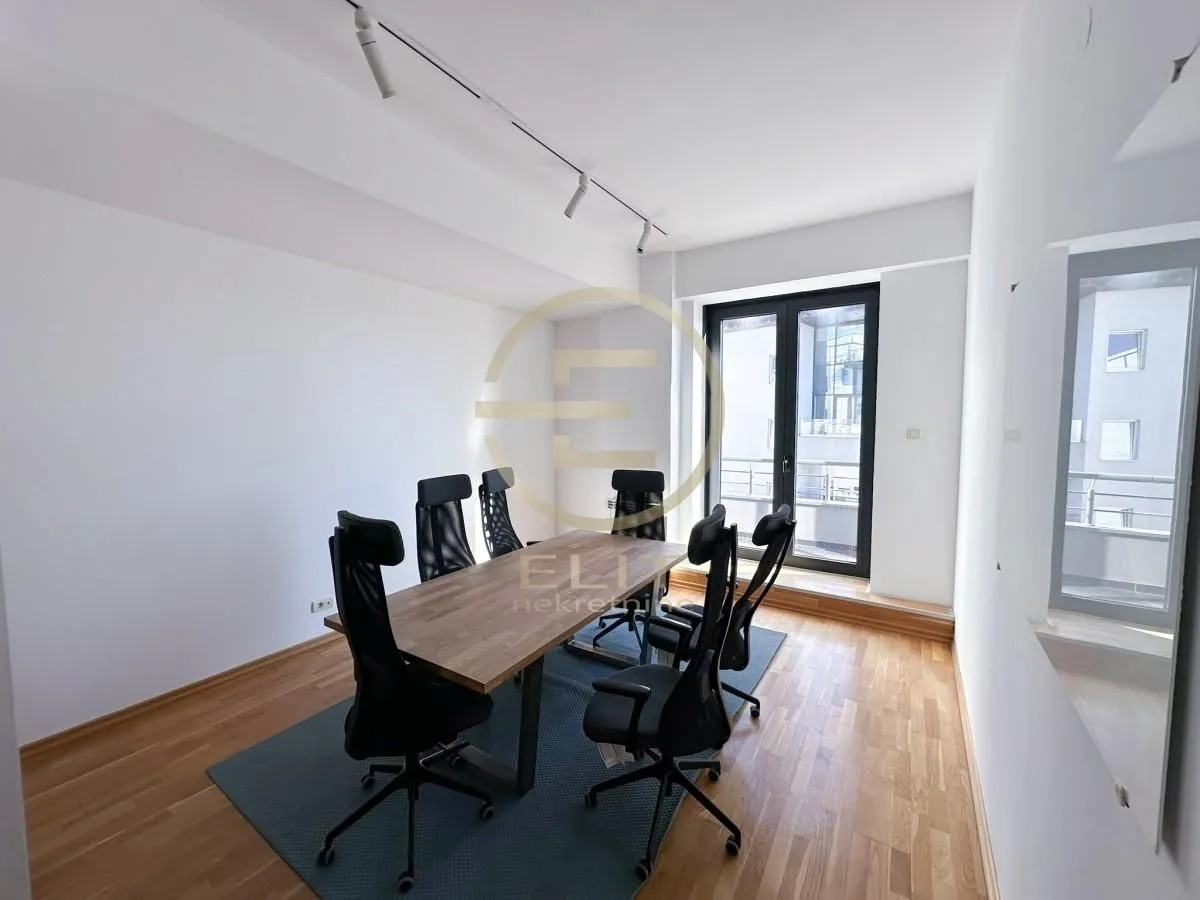 Rent, office space, 312m², Bulevar Oslobodjenja, Novi Sad Sve Podlokacije