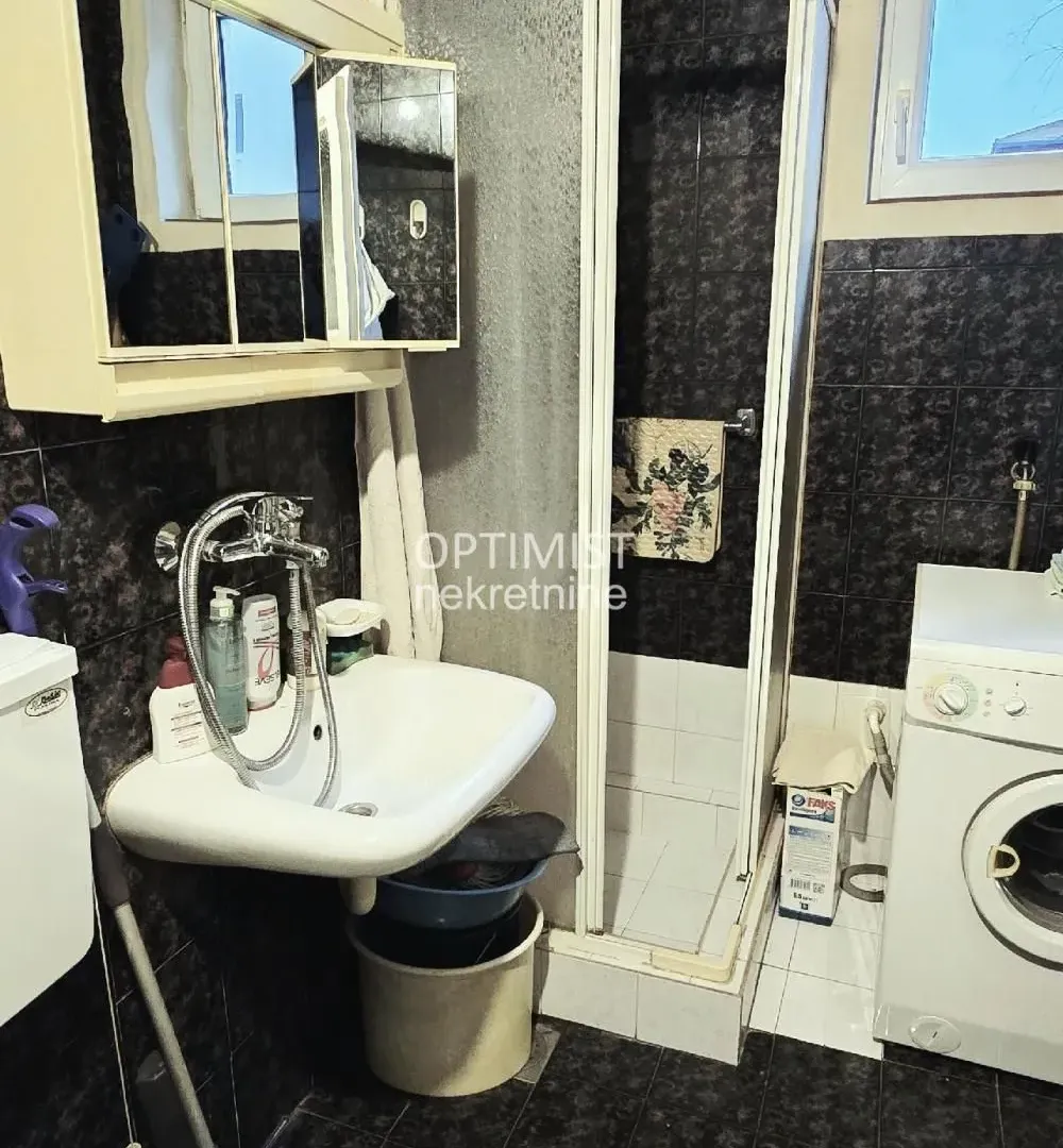 Prodaja, trosoban stan, 64m², Karaburma, Palilula Sve Podlokacije