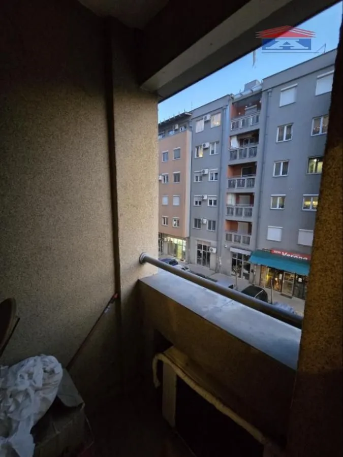 Izdavanje, garsonjera, 28m², Bulevar Evrope, Novi Sad Sve Podlokacije