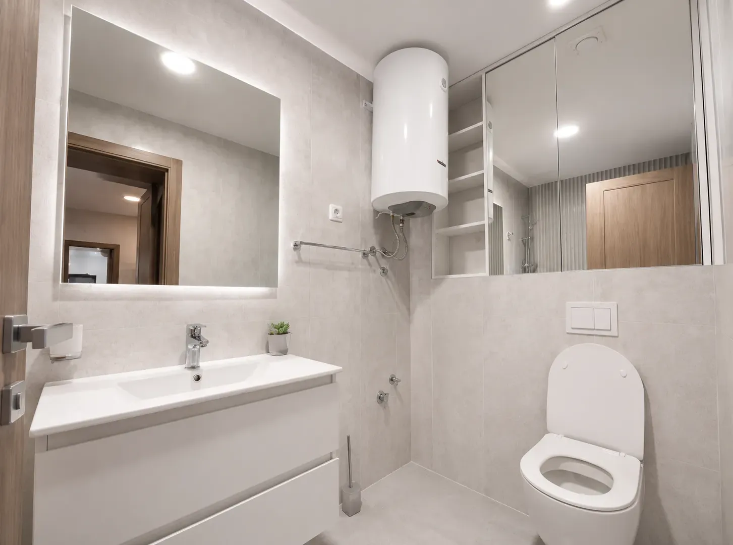 Izdavanje, dvosoban stan, 74m², Master Kvart, Podgorica