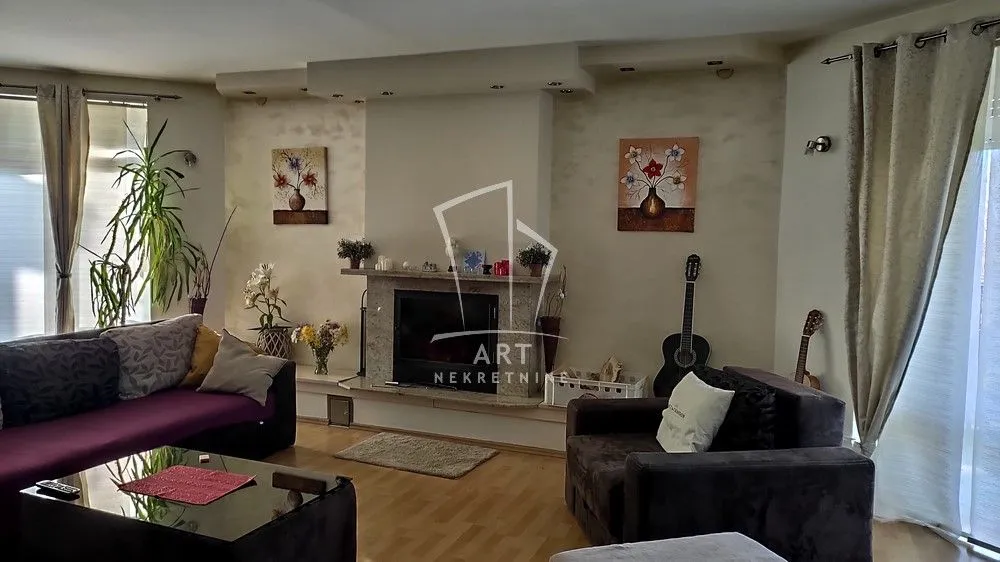 Prodaja, kuća, 427m², Voždovac Sve Podlokacije, Beograd