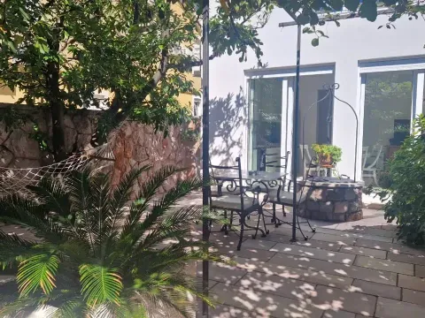 Izdavanje, stan, 44m², Tivat, Crna Gora - image 3