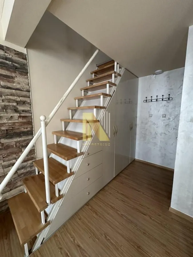 Izdavanje, dvosoban stan, 53m², Centar, Novi Sad