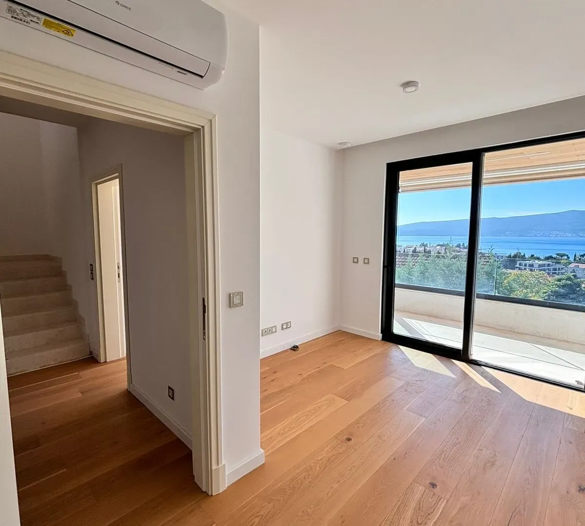 Prodaja, dvosoban stan, 101m², Donja Lastva, Tivat