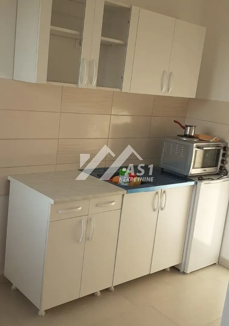 Izdavanje, trosoban stan, 74m², Podbara, Novi Sad Sve Podlokacije