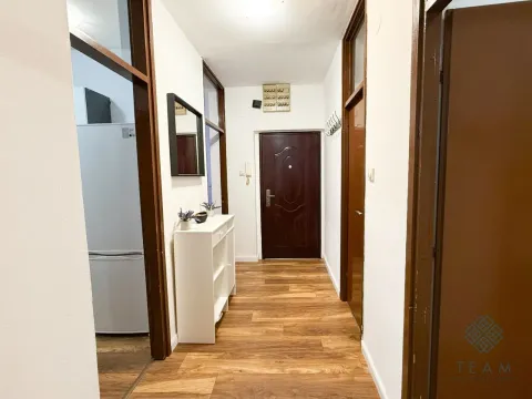 Izdavanje, trosoban stan, 95m², Tuški Put, Podgorica - image 14