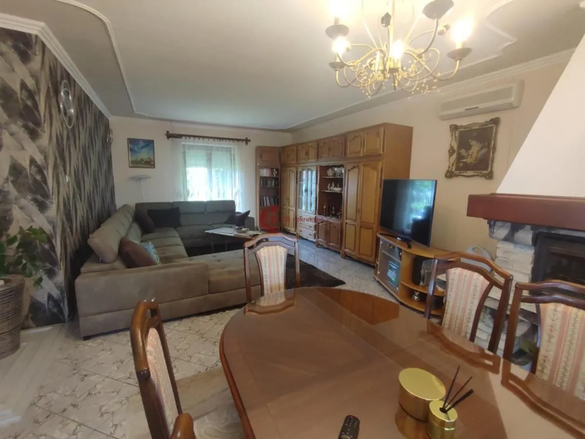 Prodaja, kuća, 300m², Hajdukovo, Subotica