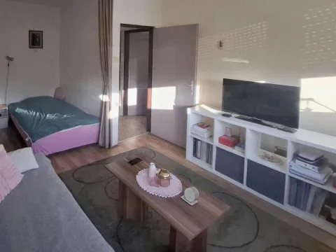 Sale, apartment, 32m², Brace Jerković, Voždovac Sve Podlokacije - image 2