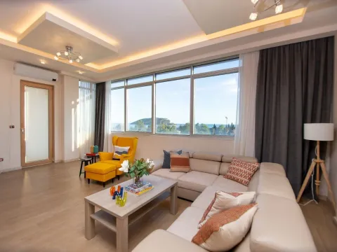 Izdavanje, dvosoban stan, 109m², Budva, Crna Gora - image 23