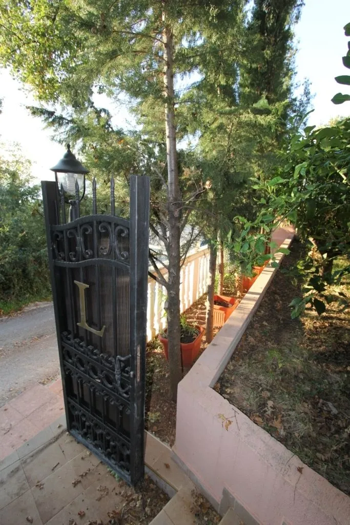 Sale, house, 250m², Bar, Crna Gora