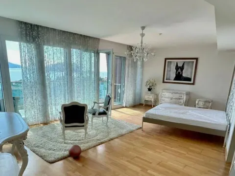 Izdavanje, dvosoban stan, 140m², Centar, Budva - image 4