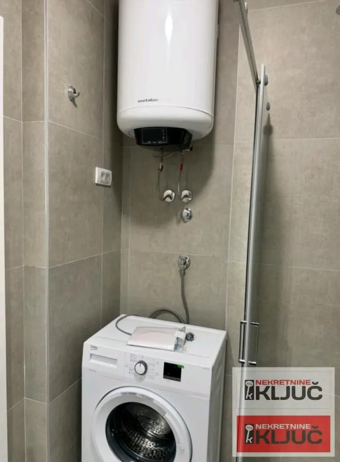 Izdavanje, dvosoban stan, 65m², Telep, Novi Sad Sve Podlokacije