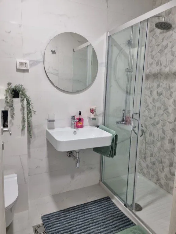 Izdavanje, jednosoban stan, 49m², Central Point, Podgorica