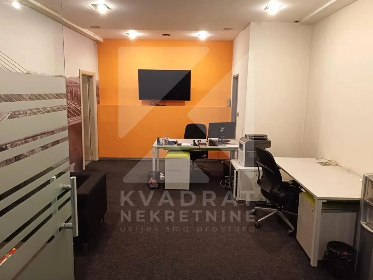 Rent, office space, 60m², Momišići, Podgorica