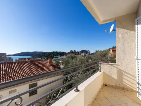 Izdavanje, dvosoban stan, 50m², Bečići, Budva - image 16
