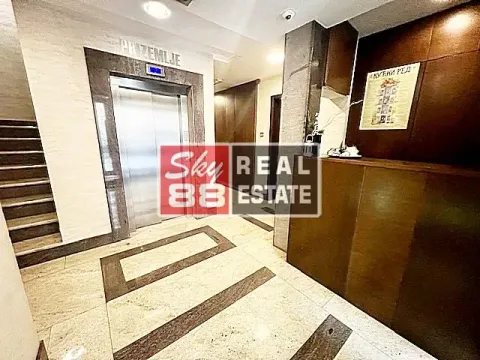 Prodaja, četvorosoban stan, 214m², Vračar Hram, Vračar Sve Podlokacije - image 18