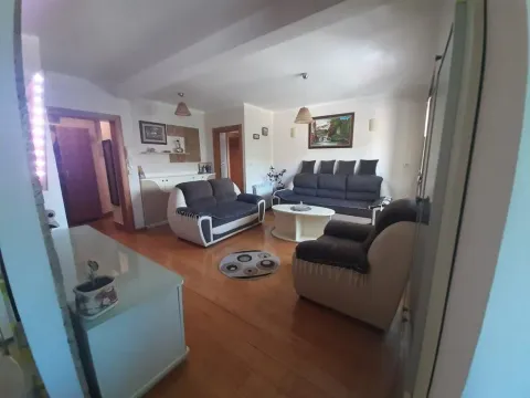 Izdavanje, dvosoban stan, 75m², Preko Morače, Podgorica - image 5