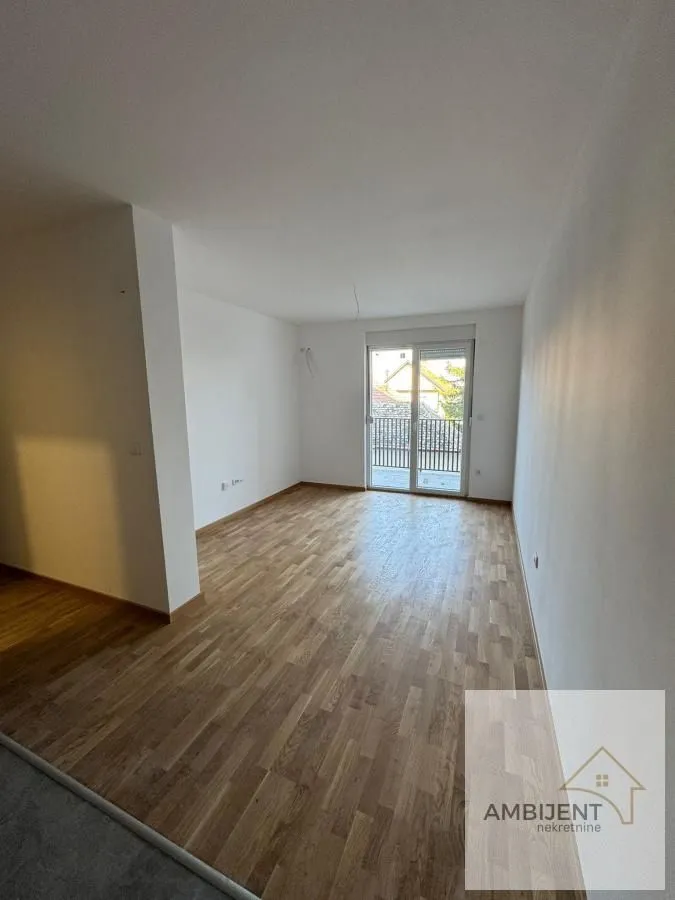 Prodaja, trosoban stan, 67m², Centar, Stara Pazova