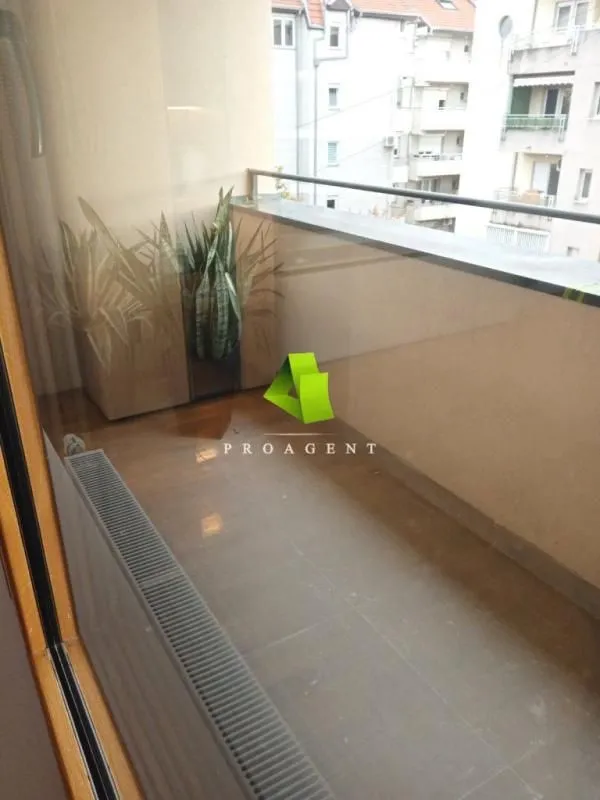 Rent, office space, 93m², Medijana, Niš