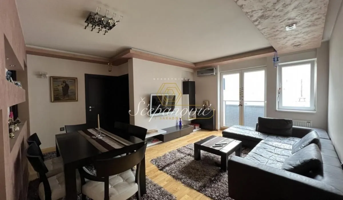 Prodaja, trosoban stan, 67m², Centar, Novi Sad
